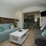 Waves & Trails - Mytouristhome