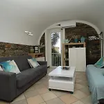 Waves & Trails - Mytouristhome Apartmán *