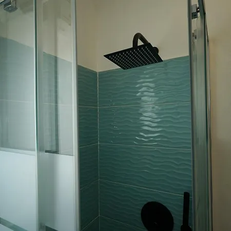 Apartment Waves & Trails