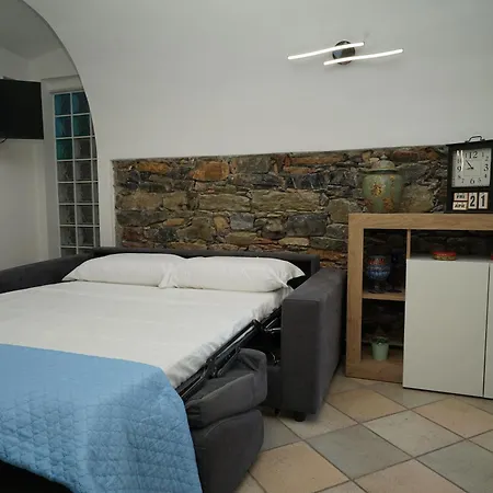 Apartment Waves & Trails *