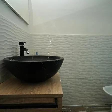 Apartment Waves & Trails