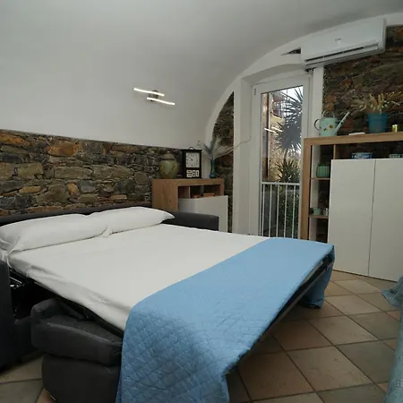 Apartment Waves & Trails